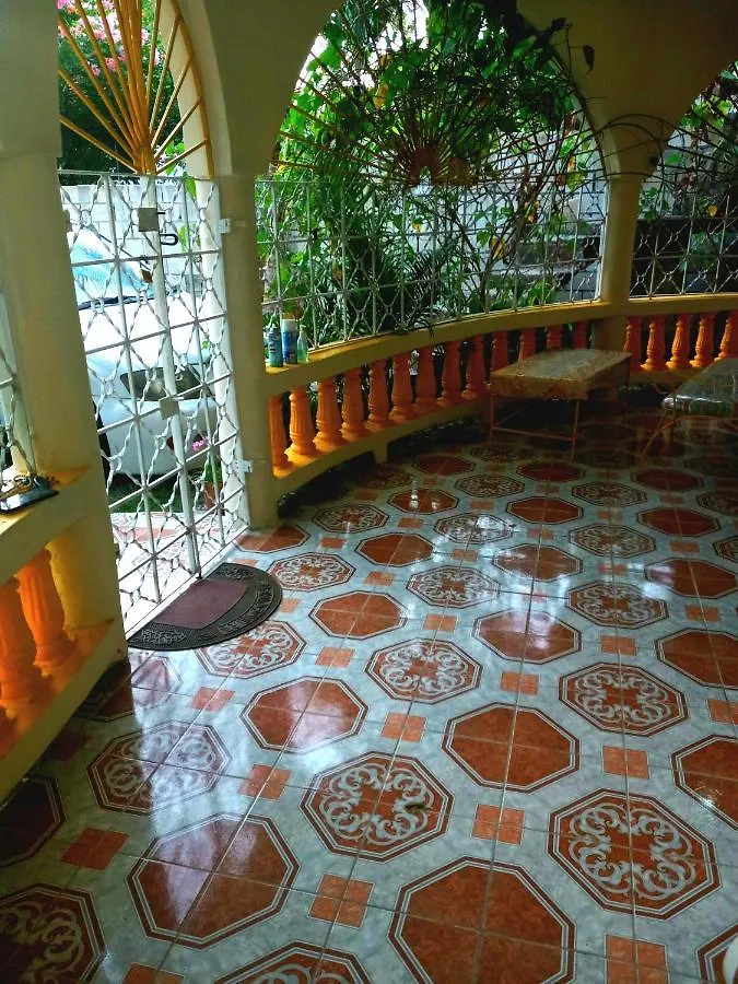 **  Fay Guest House ネグリル ジャマイカ